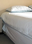 Matrace na posteli